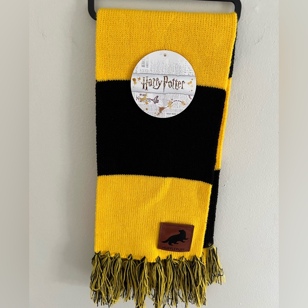 Harry Potter Hufflepuff Yellow and Black Scarf